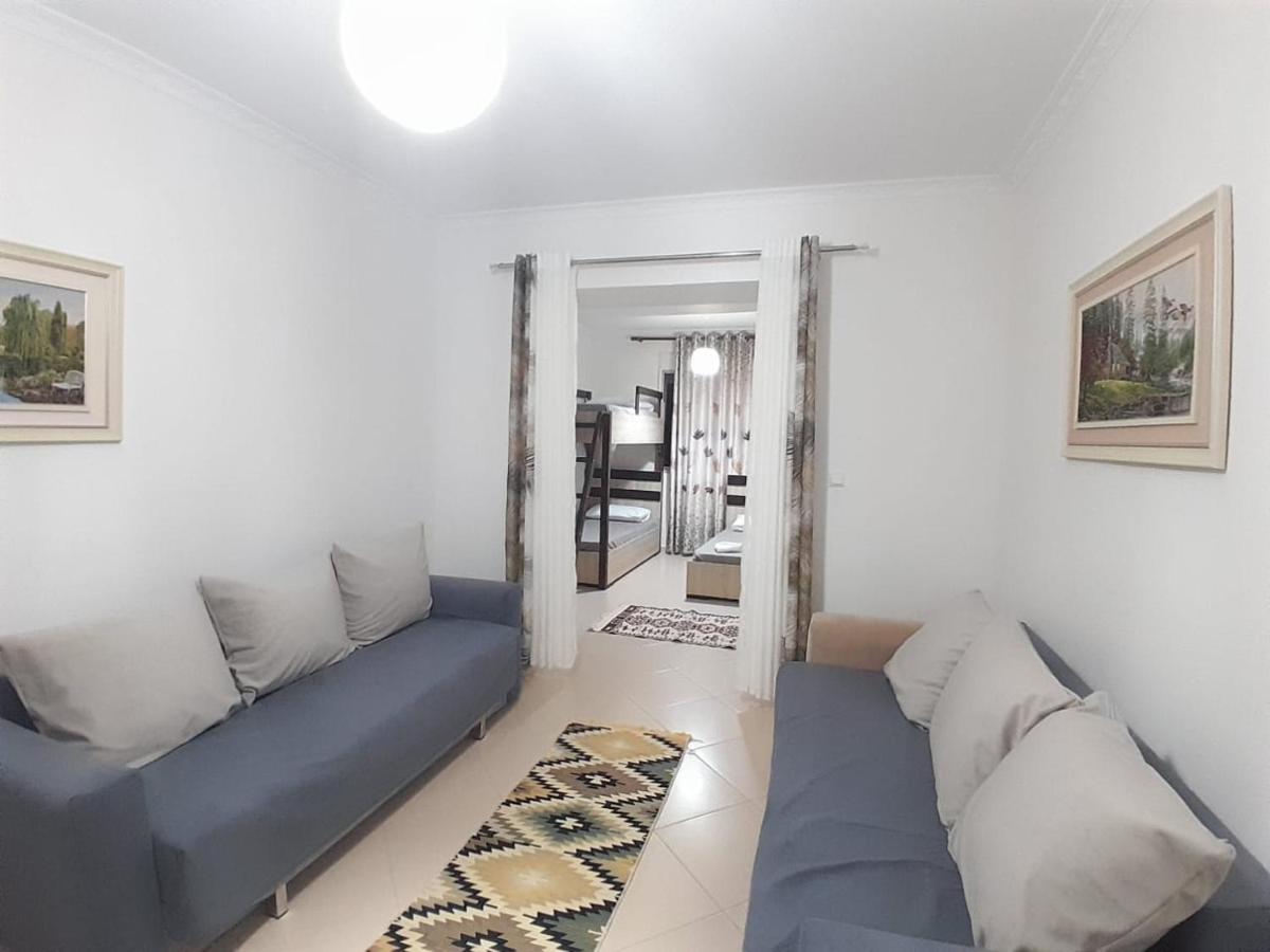 Apartment Taverna Laberia 3 *
